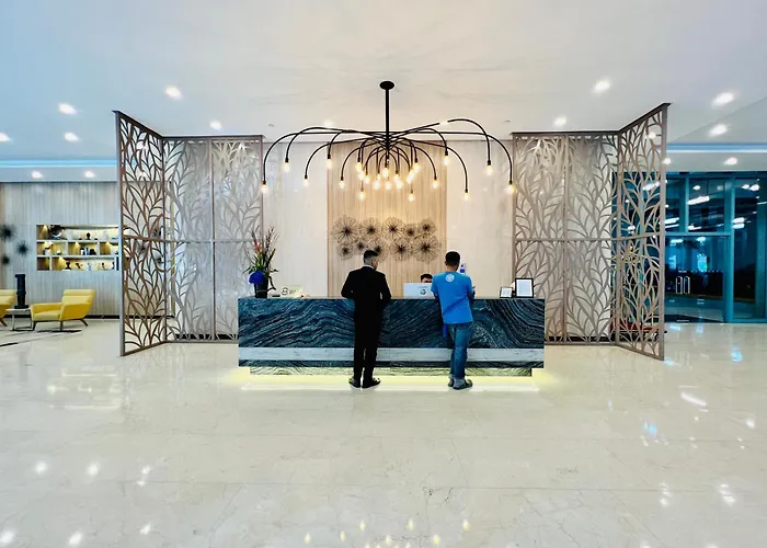 Free Welcome Breakfast, Big Bgc 2br, Great For 6, 300mbps Fiber, Steps To Mitsukoshi & Uptown, 25r Apartment Manila