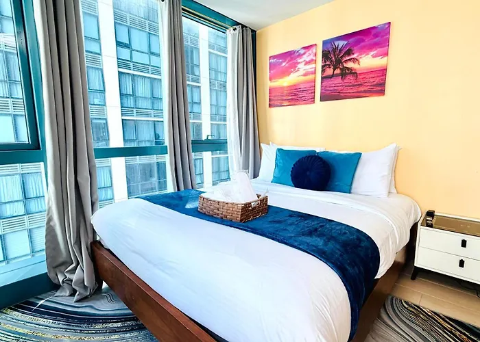 Apartment Free Welcome Breakfast, Big Bgc 2br, Great For 6, 300mbps Fiber, Steps To Mitsukoshi & Uptown, 25r *