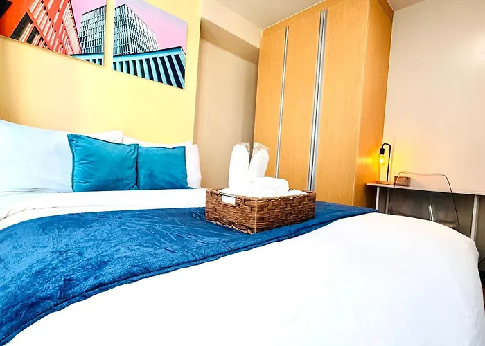 Free Welcome Breakfast, Big Bgc 2br, Great For 6, 300mbps Fiber, Steps To Mitsukoshi & Uptown, 25r Apartment *