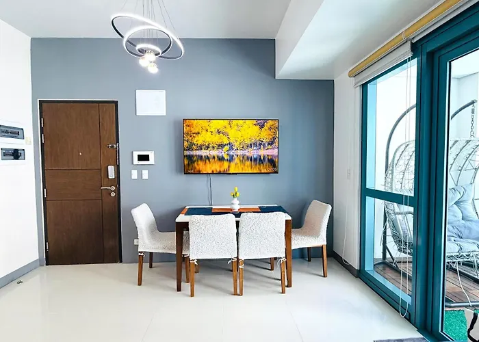 Free Welcome Breakfast, Big Bgc 2br, Great For 6, 300mbps Fiber, Steps To Mitsukoshi & Uptown, 25r Apartment Manila