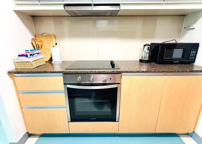 Free Welcome Breakfast, Big Bgc 2br, Great For 6, 300mbps Fiber, Steps To Mitsukoshi & Uptown, 25r * Manila